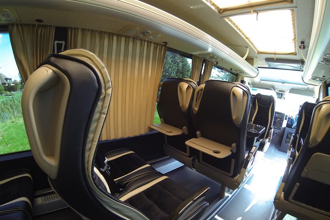 1-15 persons Taxi or Bus Transfer Amsterdam in Amsterdam City - What the 30-minute city transfer actually includes
