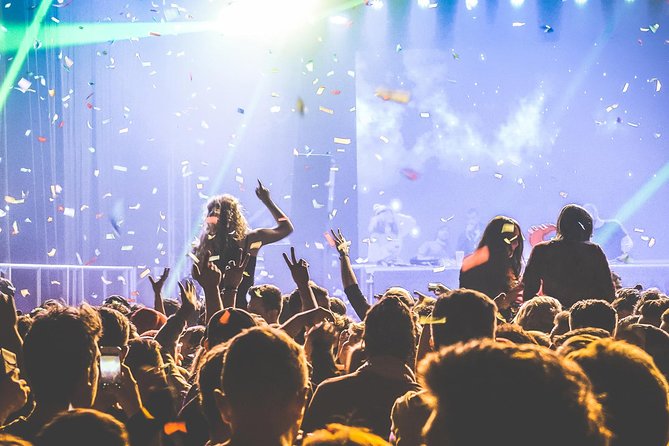1, 2 or 3-7 Days Nightclubs & Best Nightlife in Amsterdam Ticket - Free drinks make the low price easier to justify