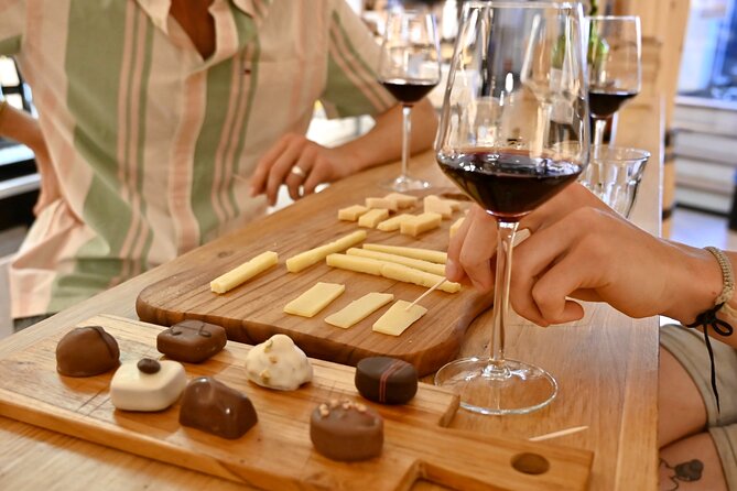 10 Tastes of Amsterdam: Food Tour by UNESCO Canals and Jordaan - Flowers, chocolate, and Amsterdam’s mixed food culture