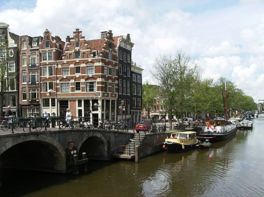 2.5-Hour Amsterdam Sightseeing Tour by Bike - Why a bicycle suits Amsterdam so well