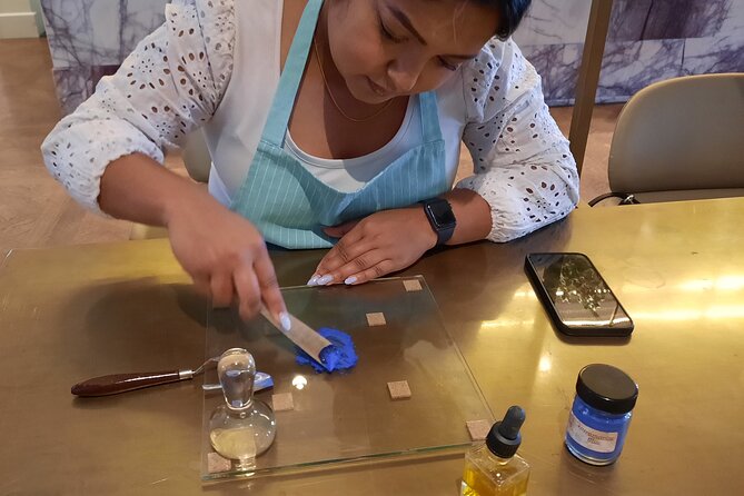 2 Hour Making Rembrandt's Traditional Oil Paints in Amsterdam - Painting your own small work