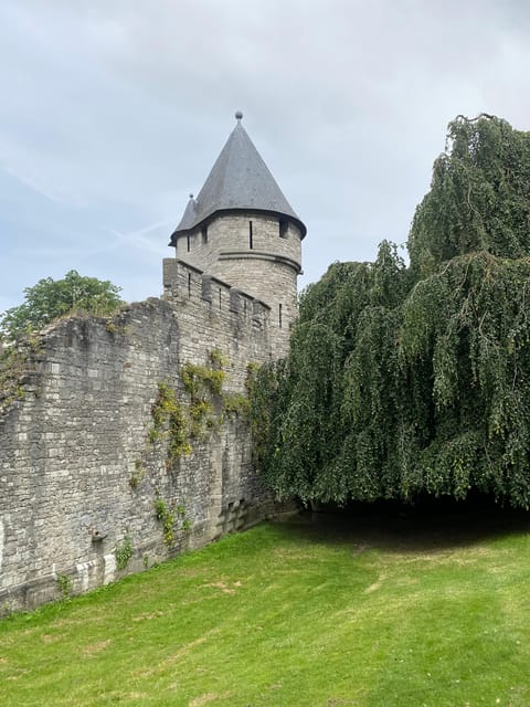 2H Walking Tour Maastricht - Helpoort, a clear link to medieval Maastricht