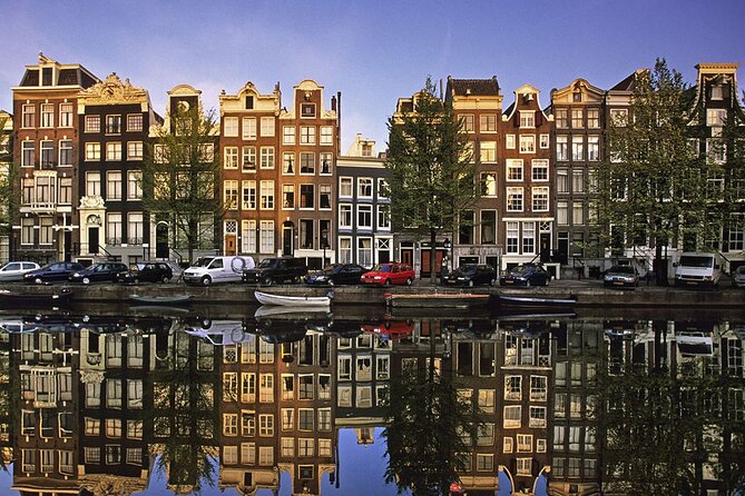 5 hrs Golden Age Amsterdam Private Walking Tour With Local Guide - Tiny houses and big canal lessons at Singel
