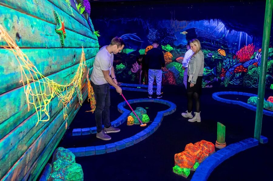 Aloha Amsterdam: 12-Hole Glow-in-the-Dark Mini-Golf - What makes the short length useful