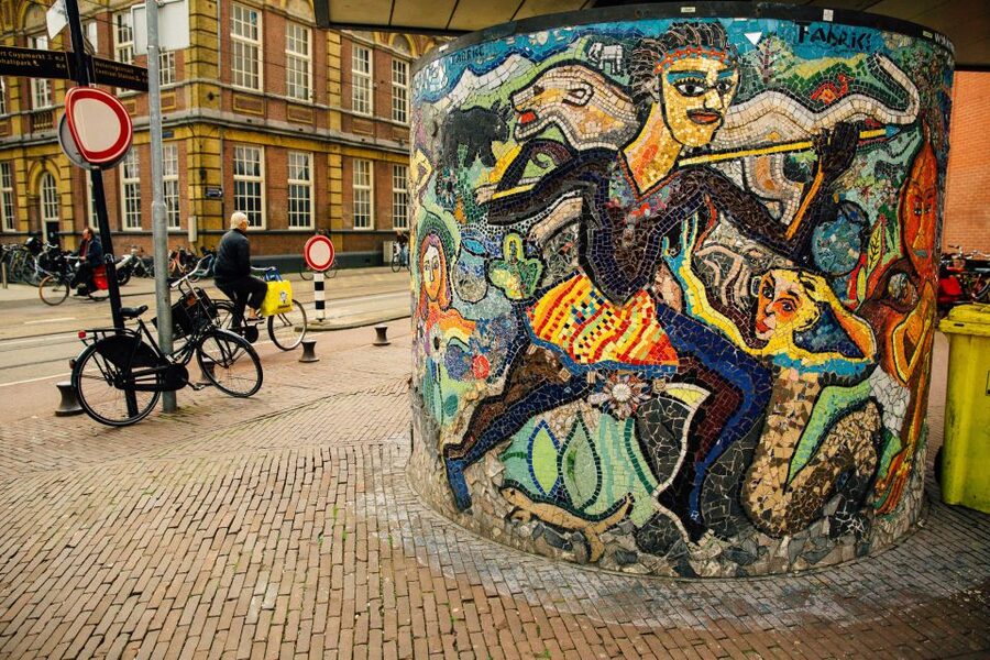Amsterdam: 1.5-Hour Private Kick-Start Tour with a Local - Nieuwmarkt and the less touristy side of the center