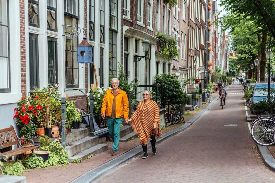 Amsterdam: 1.5-Hour Private Kick-Start Tour with a Local - Meeting at Barbizon Palace