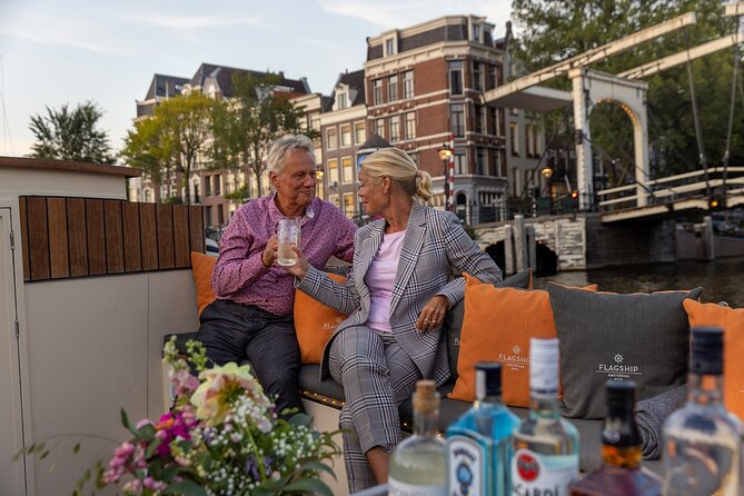 Amsterdam: 1-Hour Canal Cruise in the Evening - Amsterdam after dark is the real attraction