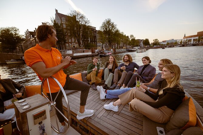 Amsterdam: 1-Hour Canal Cruise in the Evening - What the boat experience is really like