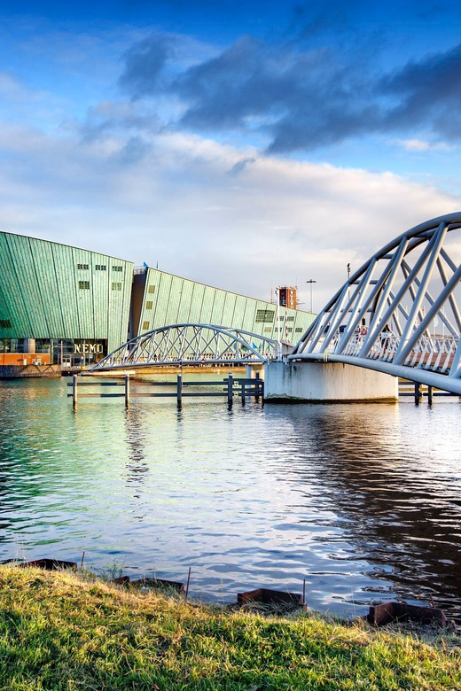 Amsterdam: 1-Hour Canal Cruise & NEMO Science Museum - Fast-track entry and the timed schedule
