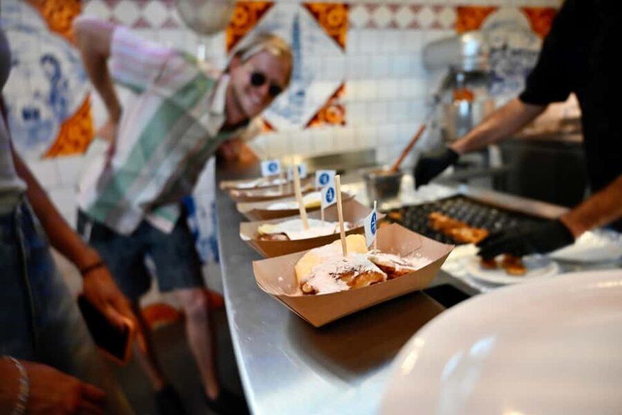 Amsterdam: 10 Tastings Guided Food Tour by UNESCO Canals - Who should book this food walk?
