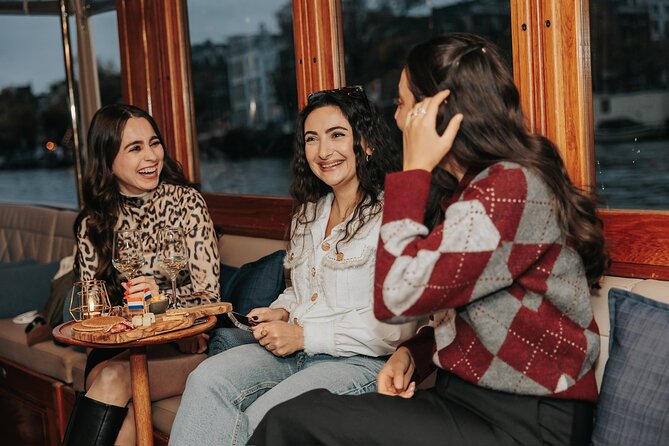 Amsterdam: 2-Hour Canal Cruise incl. Drinks & Dutch Snacks - Nine Streets, the Cheese Museum, and canal-house details