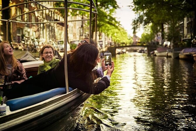 Amsterdam 2-hour Private Canal Cruise with Live Guide and Drinks - Starting on Prinsengracht in the Jordaan