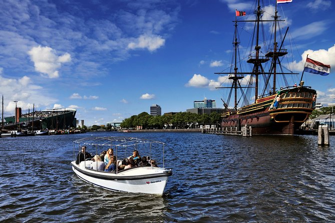 Amsterdam 2-hour Private Canal Cruise with Live Guide and Drinks - Seven Bridges and Amsterdam’s best framed views