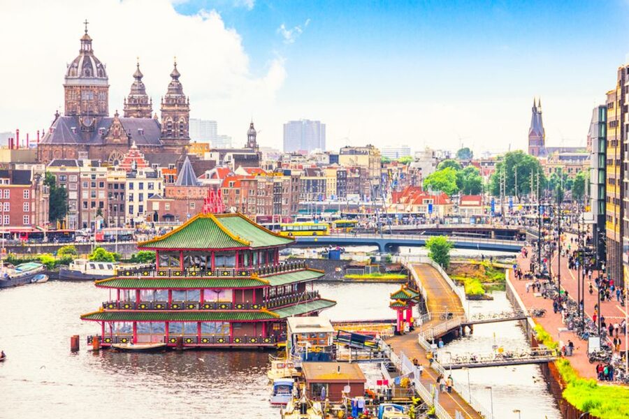Amsterdam: 3-Hour Private Highlights City Tour by Minivan - Booking advice for the $618 group rate