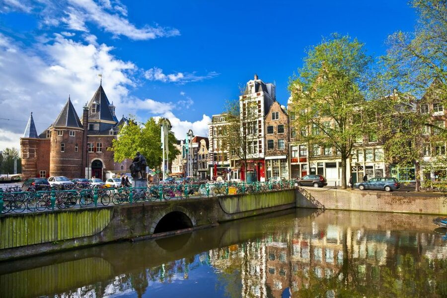 Amsterdam: 3-Hour Private Highlights City Tour by Minivan - Who will get the most from this tour