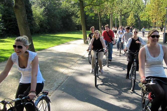 Amsterdam 3 hrs Bike Tour – live guide En/Fr/De/Nl/Sp - Starting safely on Amsterdam’s busy cycleways