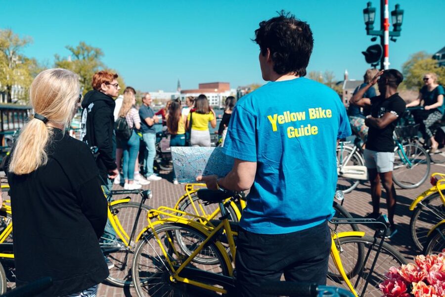 Amsterdam: 3h E-Bike Tour with break - What the bilingual guides add