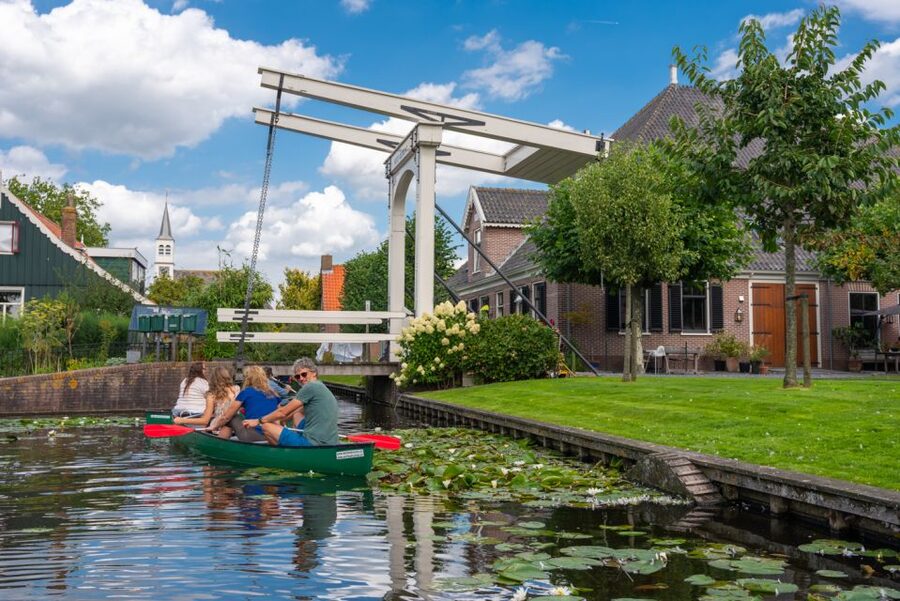 Amsterdam 5-Hour Guided Canoe Trip in the Wetlands - Five hours, with a possible variation in the canoe portion
