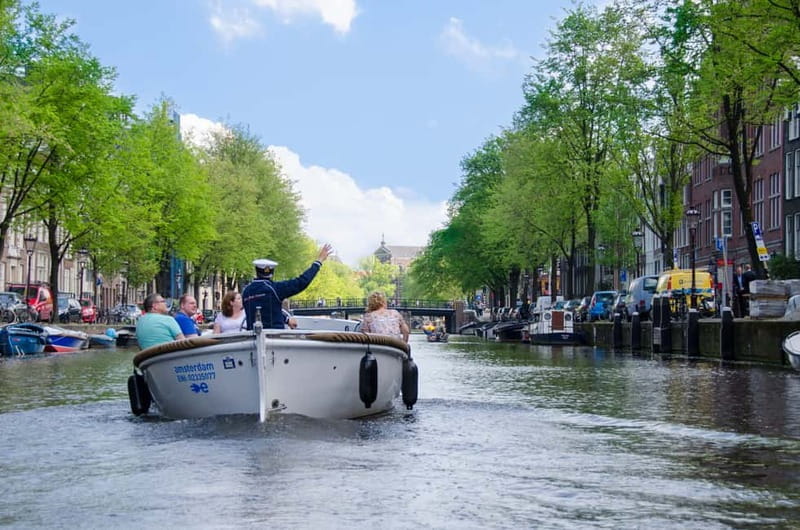 Amsterdam: 75 minute Open Boat Canal Cruise with Live Guide - Why Amsterdam’s canals are best seen from a low boat