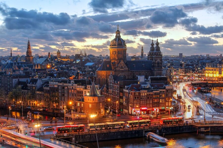 Amsterdam: After Dark Red Light District Tour - Oude Kerk: beginning with Amsterdam’s oldest building