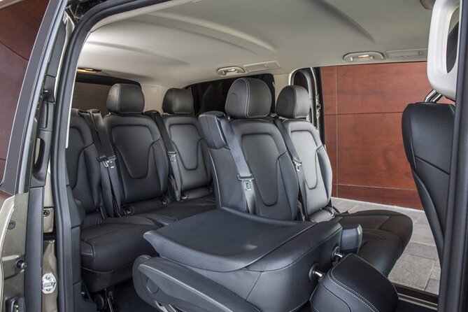 Amsterdam Airport Private Arrival Transfer by Luxury Van - A calm landing at Amsterdam Schiphol