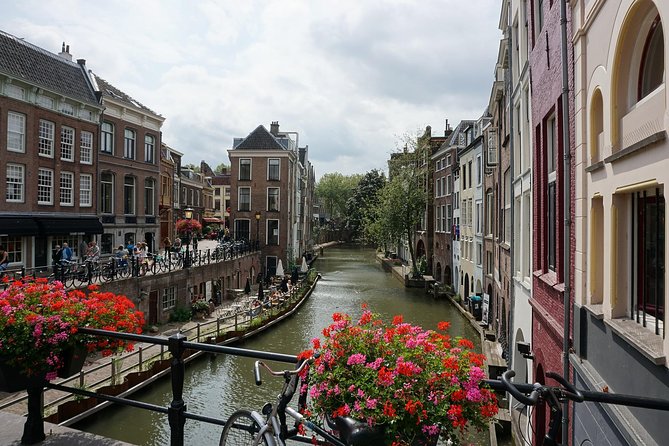 Amsterdam Airport Schiphol & Amsterdam City to Utrecht - The 30 to 50 minute ride to Utrecht