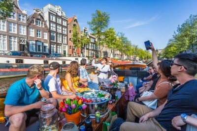 Amsterdam All-Inclusive 90-Minutes Heated Cruise by Captain Jack
