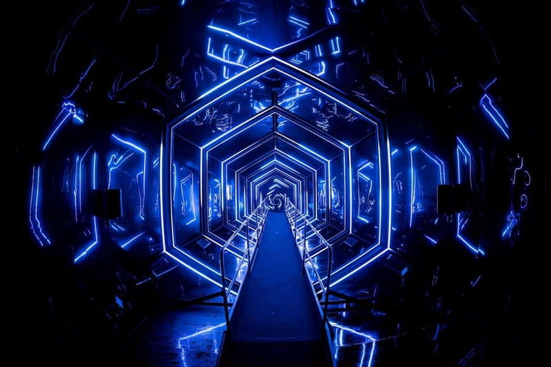 Amsterdam: AMAZE Immersive Audiovisual Experience Ticket - Room by room: light, sound, smoke, and movement