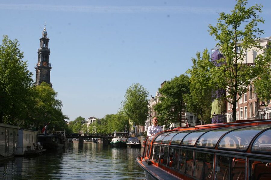 Amsterdam: Amsterdam Dungeon and Canal Cruise Entry Ticket - How much value do you get for $42?