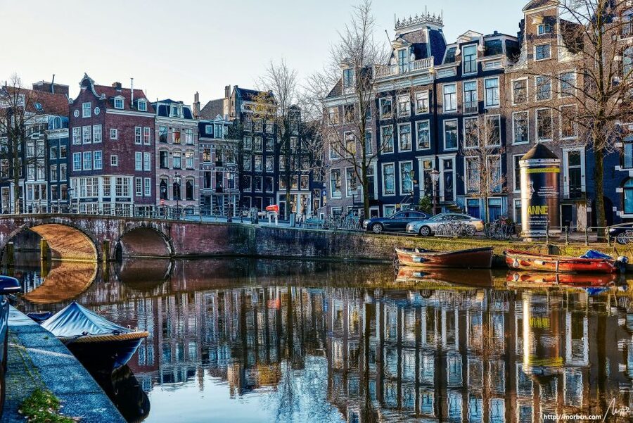 Amsterdam: Anne Frank and Jewish Quarter Guided Walking Tour - Anne Frank’s story, carefully placed in context