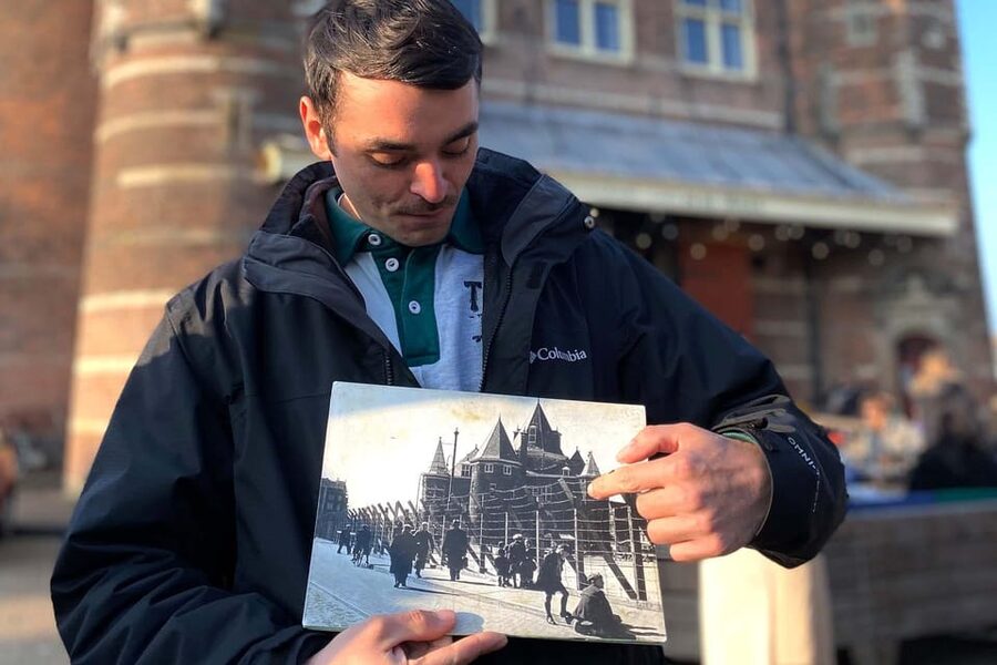 Amsterdam: Anne Frank Guided Small Group Walking Tour - Nieuwezijds Voorburgwal and the city under occupation