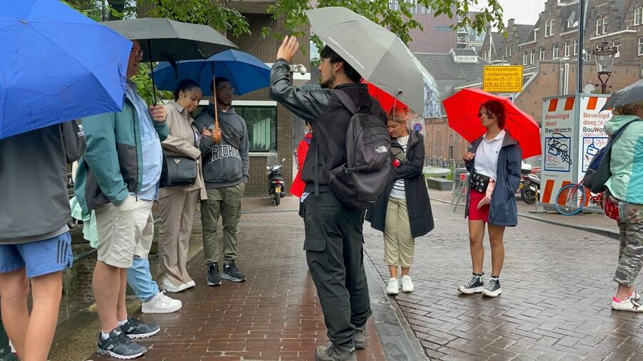 Amsterdam: Anne Frank's Last Walk & Visit the House in VR - Who should book this experience?