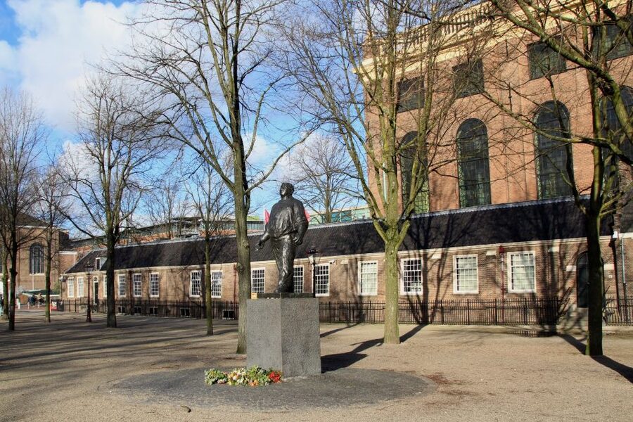 Amsterdam: Anne Frank Walking Tour - Waterlooplein, Nieuwmarkt, and Lastage