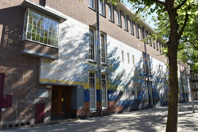 Amsterdam: Anne Frank Walking tour - Discover Her Story - Geleenstraat 1: a former ice cream stop