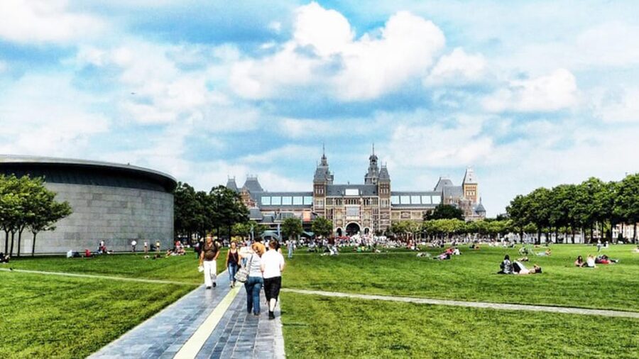 Amsterdam Audioguide - TravelMate app for your smartphone - Heineken Experience, Red Light District, and contrasting Amsterdam