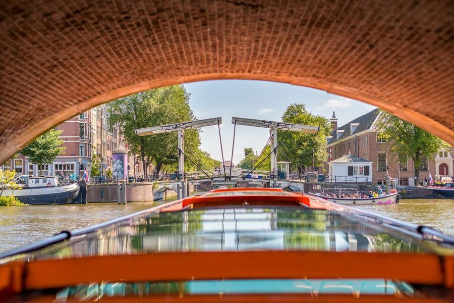 Amsterdam: Body Worlds Exhibition and Canal Cruise - Four places to board the boat