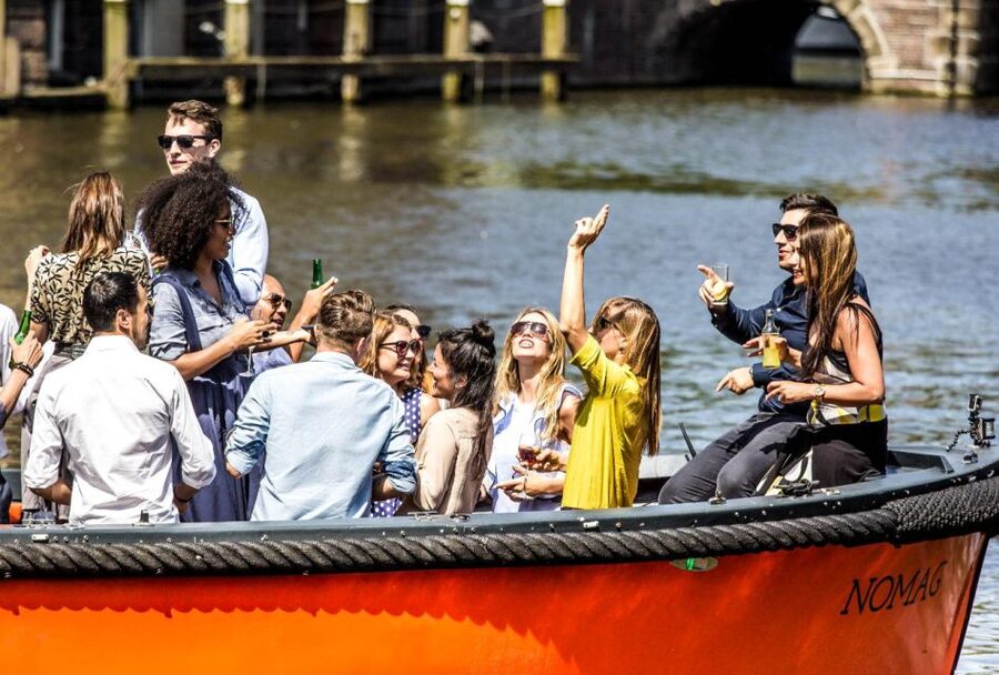 Amsterdam: Canal Belt Private Beer Boat Tour - Meeting the boat beside Seapalace