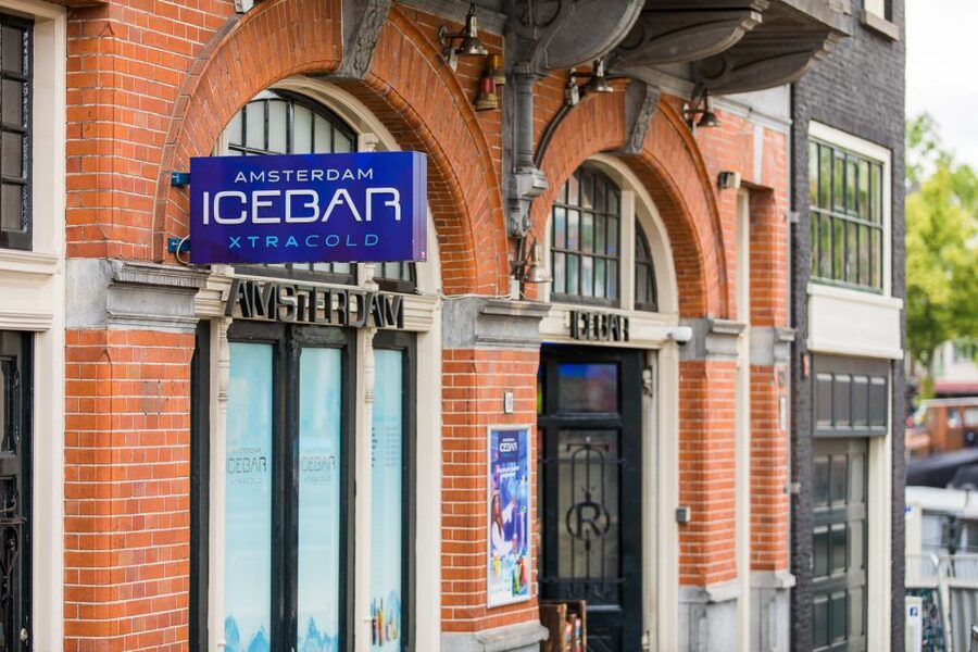 Amsterdam: Canal Cruise and Entrance to Xtracold Icebar - What the glass-topped boat is really like