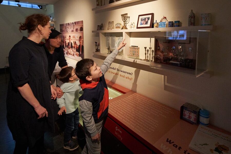 Amsterdam: Canal Cruise and Jewish Cultural Quarter Tickets - Key points to know before booking