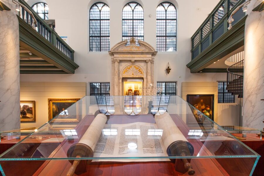 Amsterdam: Canal Cruise and Jewish Cultural Quarter Tickets - Who will get the most from this ticket