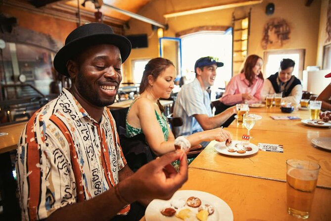 Amsterdam Canal Cruise and local Food Tour - Ending at a café or restaurant
