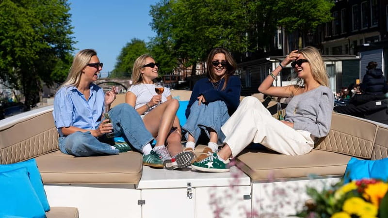 Amsterdam: Canal Cruise in Open Boat with Drink Option - Timing, value, and the best passengers for it