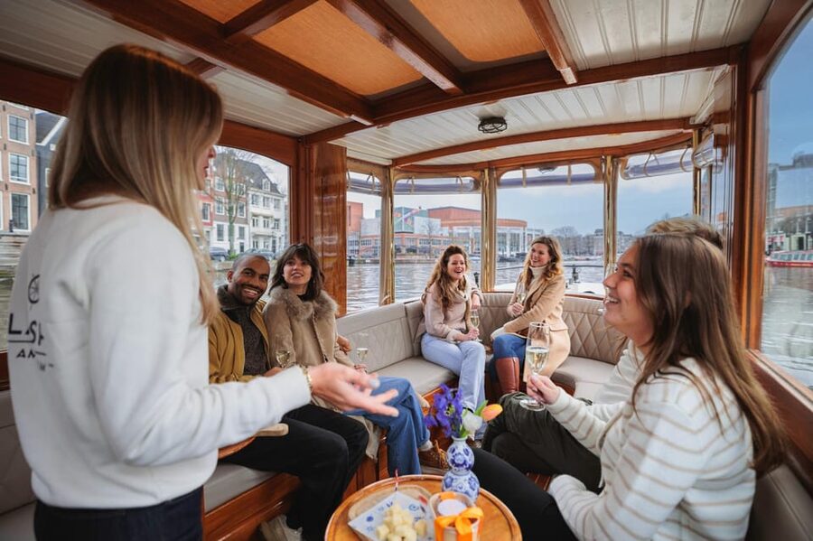 Amsterdam: Canal Cruise with Bubbles & Bites - Key points to know before booking