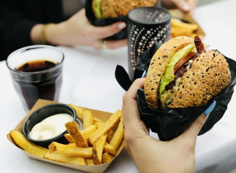 Amsterdam canal cruise with culinary burger or cheese & wine - Key points to know before booking