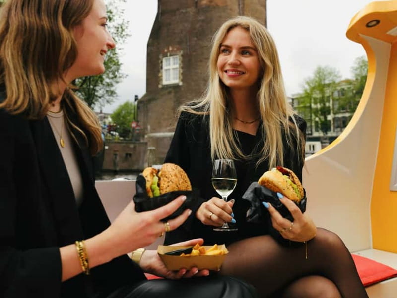 Amsterdam canal cruise with culinary burger or cheese & wine - Picking between the burger and cheese cruises
