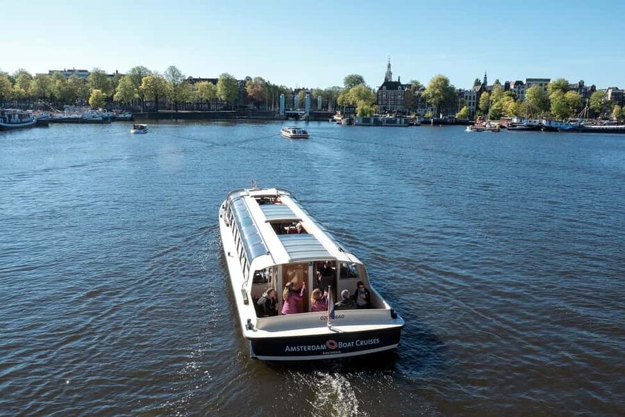 Amsterdam: Canal Cruise with Live Commentary & Audio Guide - Why this cruise is a useful first look at Amsterdam