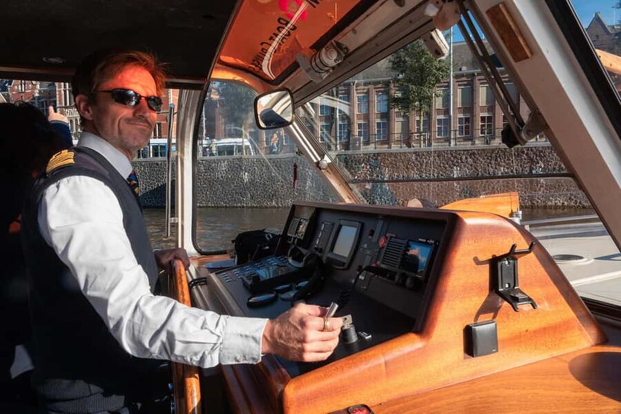 Amsterdam: Canal Cruise with Live Commentary & Audio Guide - The Amstel and Amsterdam’s central waterways