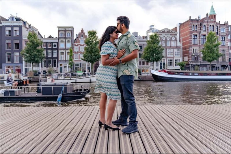 Amsterdam Canals Photoshoot: Private Solo, Family or Couples - Who gets the best value from this experience