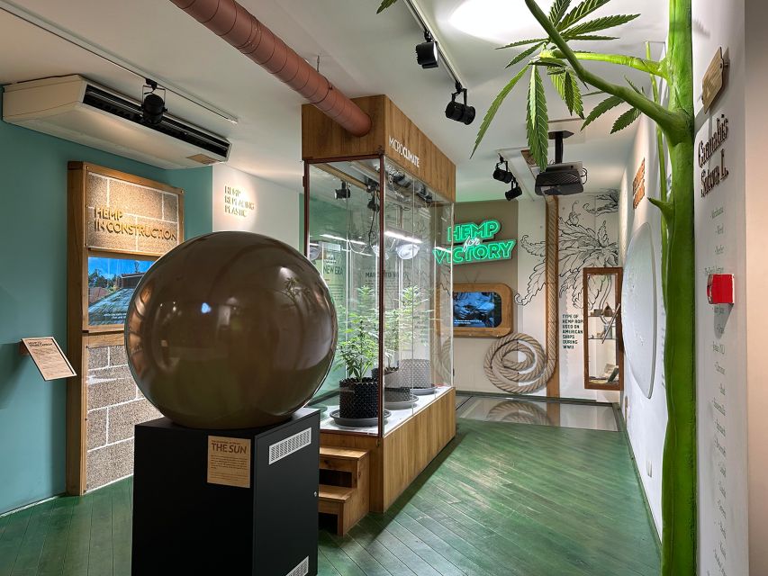 Amsterdam: Cannabis Museum Entry Ticket - Live plants, a microscope, and the indoor ecosystem