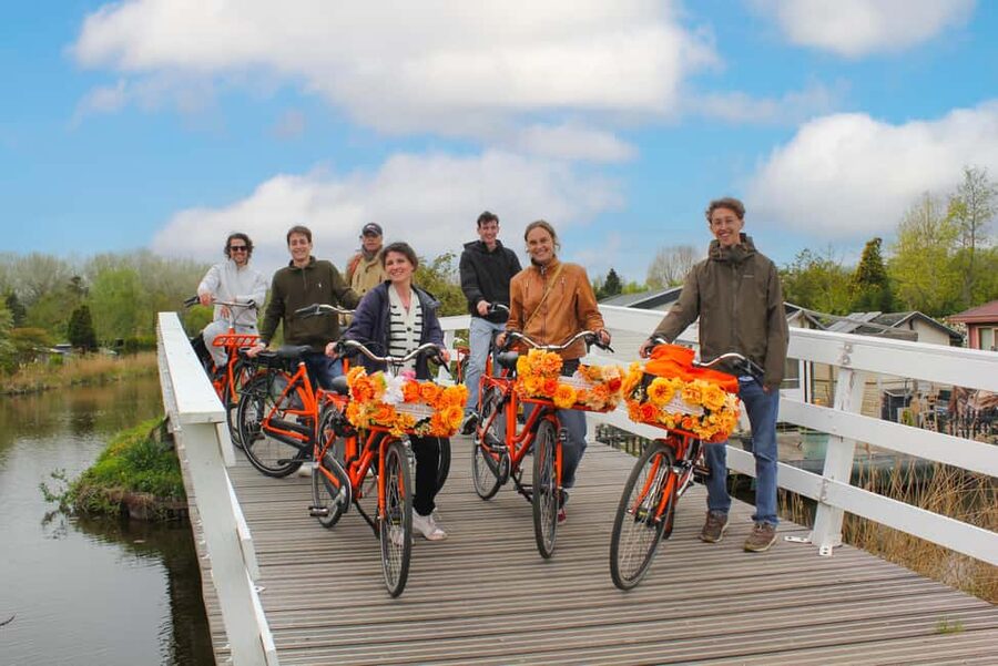 Amsterdam: Cheese, Windmill & Countryside Bike Tour - Nieuwendammerdijk and the IJ River Views